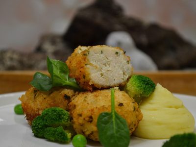 kapotos vištienos maltinukai vaikams su traškia plutele – FoodStories.lt