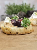 245  Užkeptas crostini su camembert sūriu - Image 2